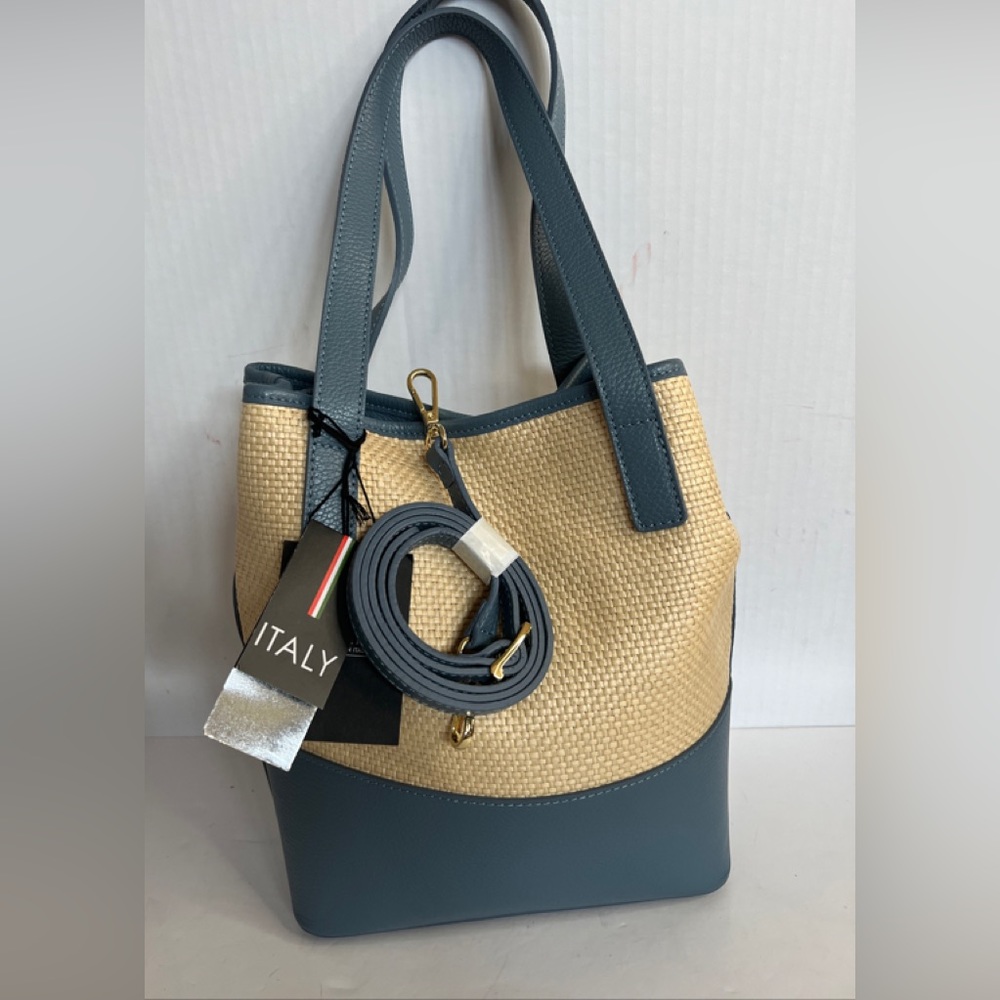NWT Valentina Fiore STL3171P Womens  Italian Leather Straw  Shoulder Bag.